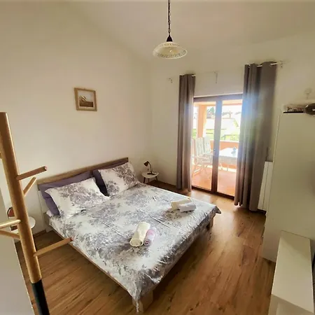 Celestina Apartment